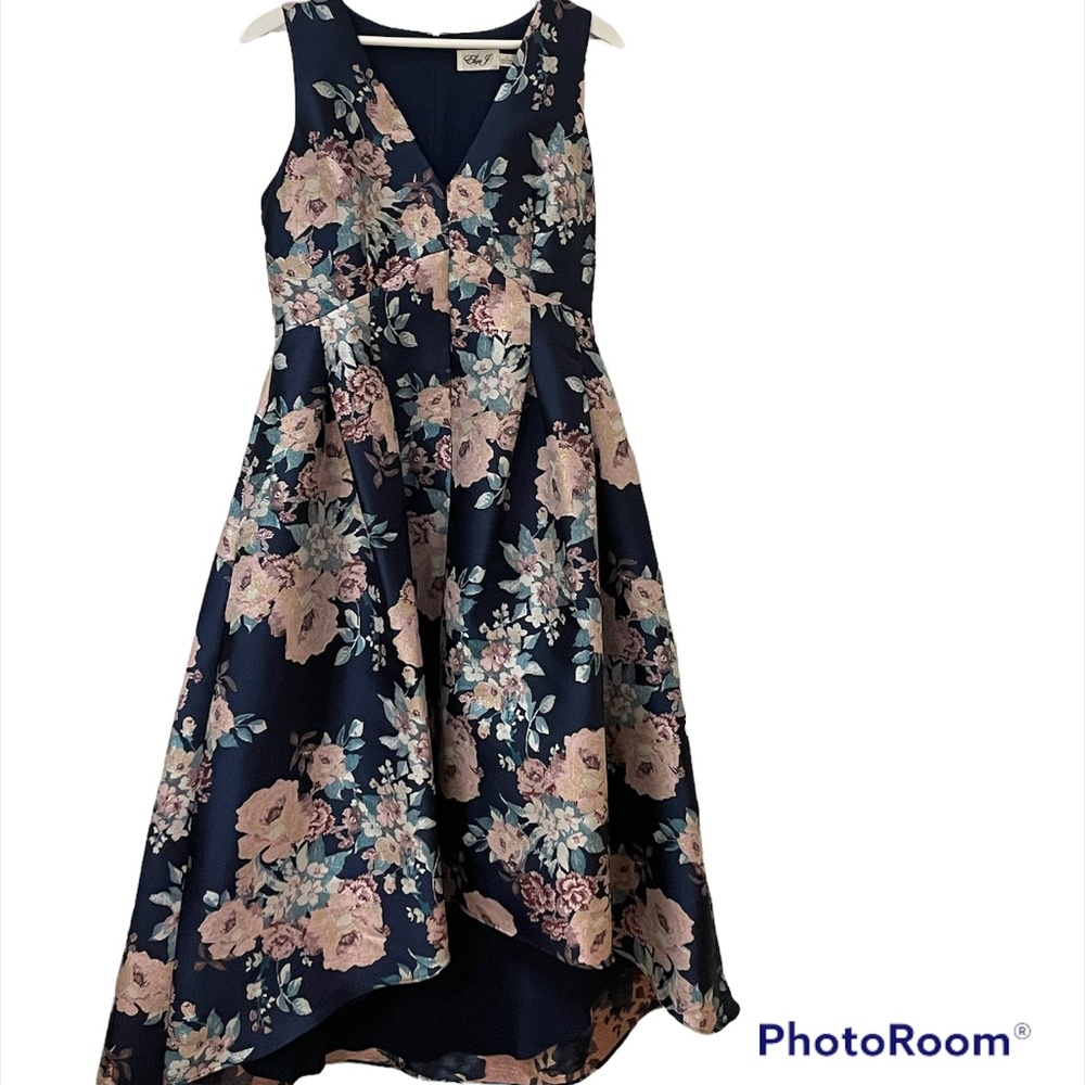 BNWT Eliza J formal dress